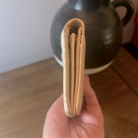 Chloe C-Logo Long Wallet - Picture 5 of 11